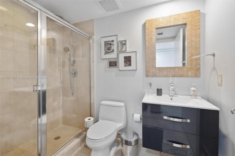 Copropriété à louer à Hallandale Beach, Floride: 3 chambres, 161 m2 № 1023605 - photo 2