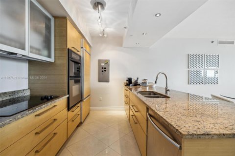 Copropriété à louer à Hallandale Beach, Floride: 3 chambres, 161 m2 № 1023605 - photo 4