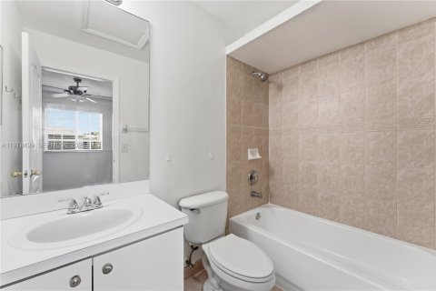 Touwnhouse à louer à Palmetto Bay, Floride: 2 chambres, 104.05 m2 № 2043407 - photo 17