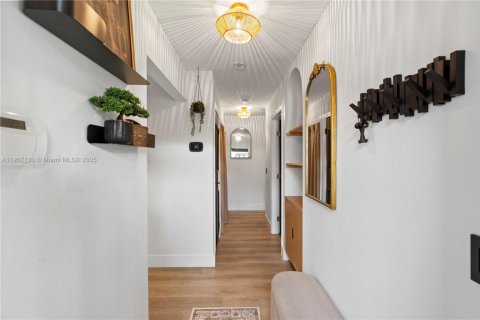 Casa en venta en Pembroke Pines, Florida, 3 dormitorios, 124.58 m2 № 1966106 - foto 10