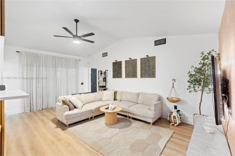 Casa en venta en Pembroke Pines, Florida, 3 dormitorios, 124.58 m2 № 1966106 - foto 7