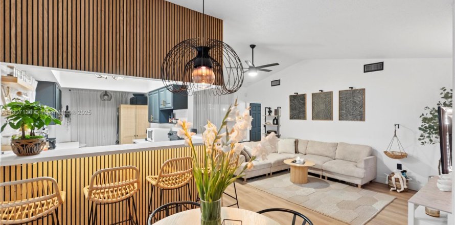 Casa en Pembroke Pines, Florida 3 dormitorios, 124.58 m2 № 1966106