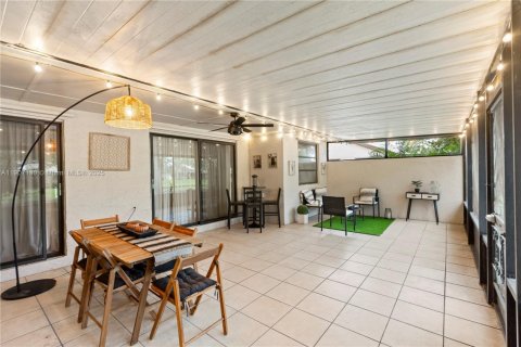 Casa en venta en Pembroke Pines, Florida, 3 dormitorios, 124.58 m2 № 1966106 - foto 30