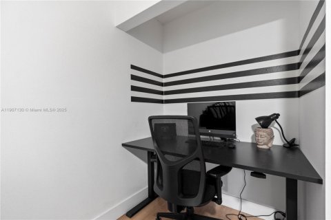 Casa en venta en Pembroke Pines, Florida, 3 dormitorios, 124.58 m2 № 1966106 - foto 24