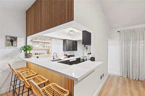 Casa en venta en Pembroke Pines, Florida, 3 dormitorios, 124.58 m2 № 1966106 - foto 5