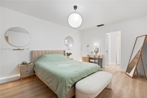 Casa en venta en Pembroke Pines, Florida, 3 dormitorios, 124.58 m2 № 1966106 - foto 14