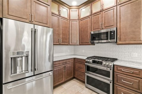 House in Tavares, Florida 4 bedrooms, 237.37 sq.m. № 1856497 - photo 27
