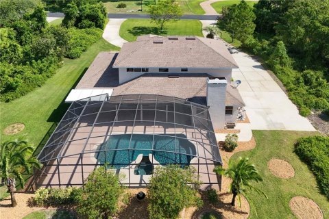 House in Tavares, Florida 4 bedrooms, 237.37 sq.m. № 1856497 - photo 16
