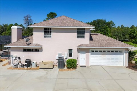 House in Tavares, Florida 4 bedrooms, 237.37 sq.m. № 1856497 - photo 3