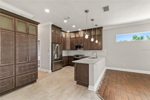House in Tavares, Florida 4 bedrooms, 237.37 sq.m. № 1856497 - photo 25