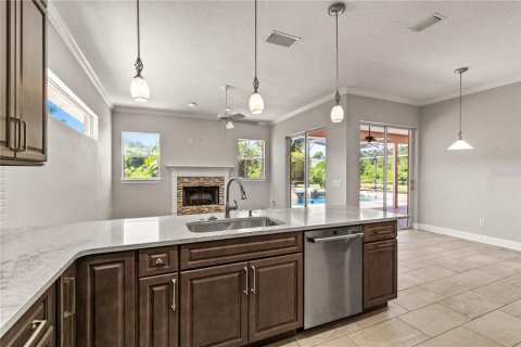 House in Tavares, Florida 4 bedrooms, 237.37 sq.m. № 1856497 - photo 29