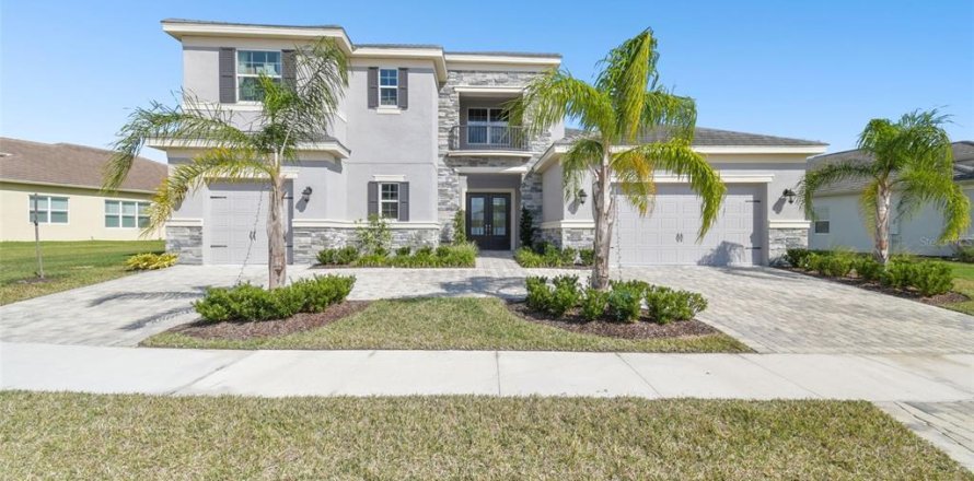 House in Wesley Chapel, Florida 4 bedrooms, 418.15 sq.m. № 1524524