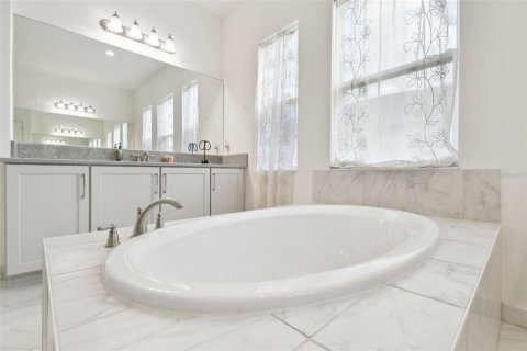 Villa ou maison à vendre à Wesley Chapel, Floride: 4 chambres, 418.15 m2 № 1524524 - photo 13
