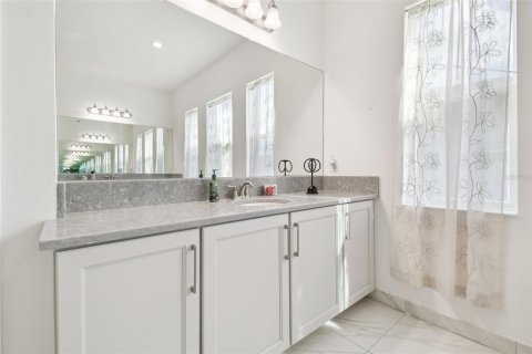 Villa ou maison à vendre à Wesley Chapel, Floride: 4 chambres, 418.15 m2 № 1524524 - photo 12