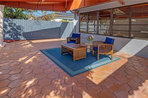Casa en venta en North Miami, Florida, 3 dormitorios, 168.06 m2 № 1955478 - foto 14