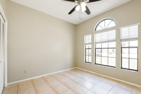 Villa ou maison à louer à Lake Mary, Floride: 3 chambres, 161.46 m2 № 2100090 - photo 14