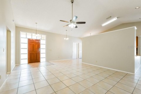 Villa ou maison à louer à Lake Mary, Floride: 3 chambres, 161.46 m2 № 2100090 - photo 5