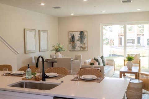 Townhouse in Riverview, Florida 3 bedrooms, 154.87 sq.m. № 2156199 - photo 6