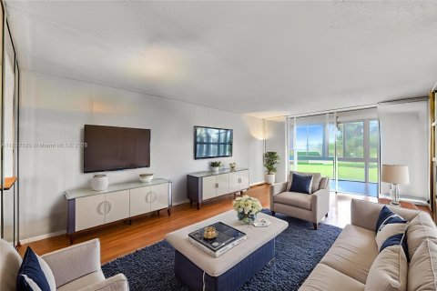Copropriété à vendre à Margate, Floride: 2 chambres, 92.9 m2 № 1825559 - photo 1