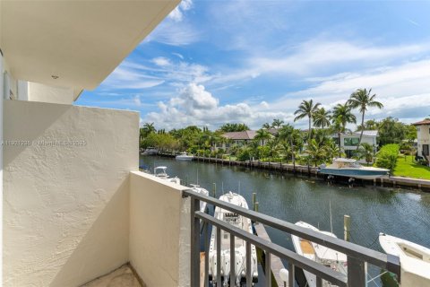 Copropriété à vendre à Coral Gables, Floride: 2 chambres, 123.56 m2 № 2082720 - photo 19