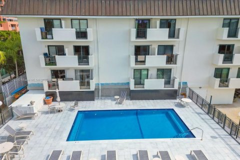 Copropriété à vendre à Coral Gables, Floride: 2 chambres, 123.56 m2 № 2082720 - photo 17