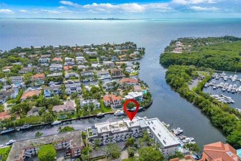 Condominio en Coral Gables, Florida, 2 dormitorios № 2082720