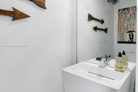 Copropriété à vendre à Coral Gables, Floride: 2 chambres, 123.56 m2 № 2082720 - photo 9