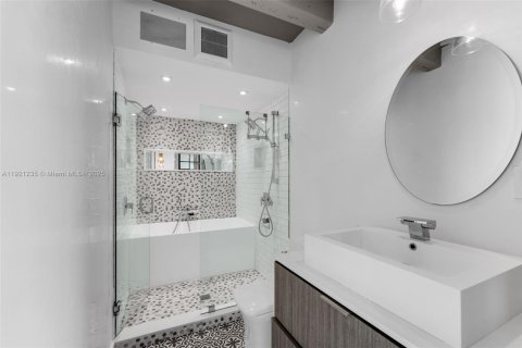 Copropriété à vendre à Coral Gables, Floride: 2 chambres, 123.56 m2 № 2082720 - photo 15