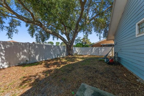 House in Largo, Florida 3 bedrooms, 96.9 sq.m. № 2393921 - photo 18