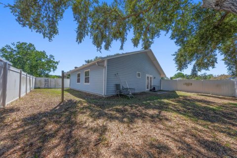 House in Largo, Florida 3 bedrooms, 96.9 sq.m. № 2393921 - photo 20