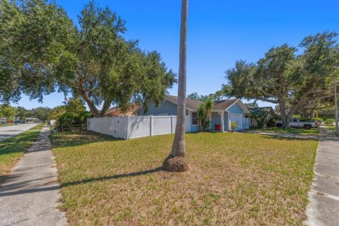 House in Largo, Florida 3 bedrooms, 96.9 sq.m. № 2393921 - photo 23
