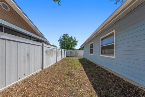 House in Largo, Florida 3 bedrooms, 96.9 sq.m. № 2393921 - photo 21