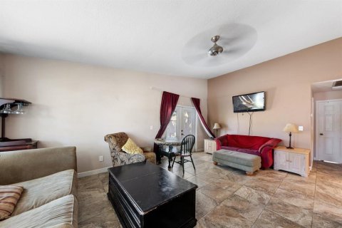 House in Largo, Florida 3 bedrooms, 96.9 sq.m. № 2393921 - photo 6