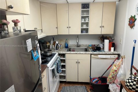 Copropriété à vendre à Oakland Park, Floride: 1 chambre, 55.74 m2 № 1981130 - photo 12