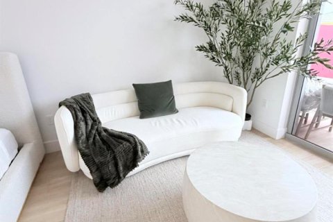 Condo in Miami, Florida, 3 rooms  № 2184811 - photo 6