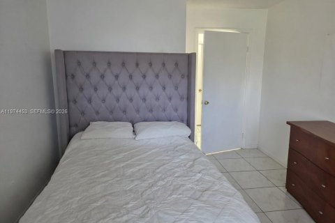 Condominio en alquiler en Miami, Florida, 2 dormitorios, 104.05 m2 № 2041336 - foto 15