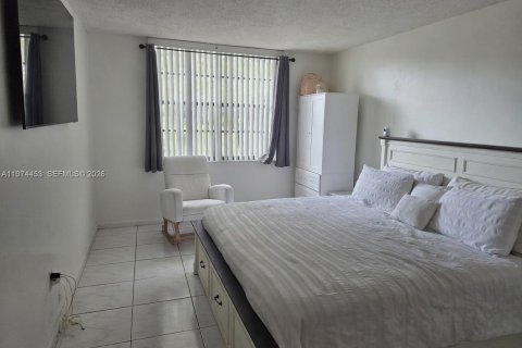 Condominio en alquiler en Miami, Florida, 2 dormitorios, 104.05 m2 № 2041336 - foto 11