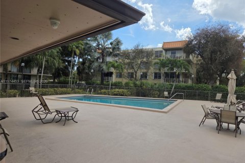 Condominio en alquiler en Miami, Florida, 2 dormitorios, 104.05 m2 № 2041336 - foto 22