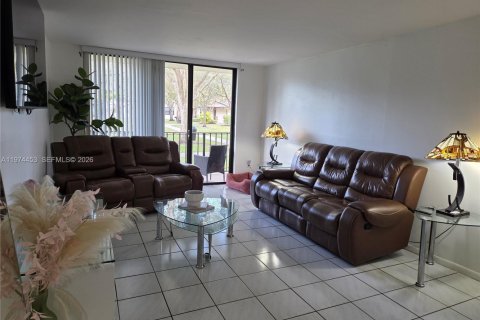 Condominio en alquiler en Miami, Florida, 2 dormitorios, 104.05 m2 № 2041336 - foto 9
