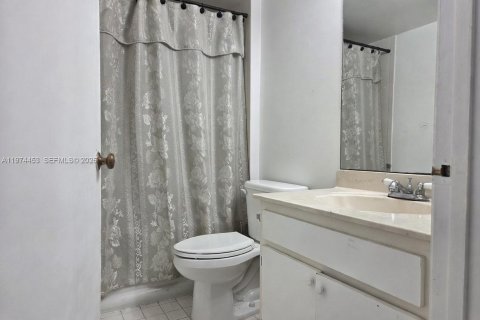 Condominio en alquiler en Miami, Florida, 2 dormitorios, 104.05 m2 № 2041336 - foto 18
