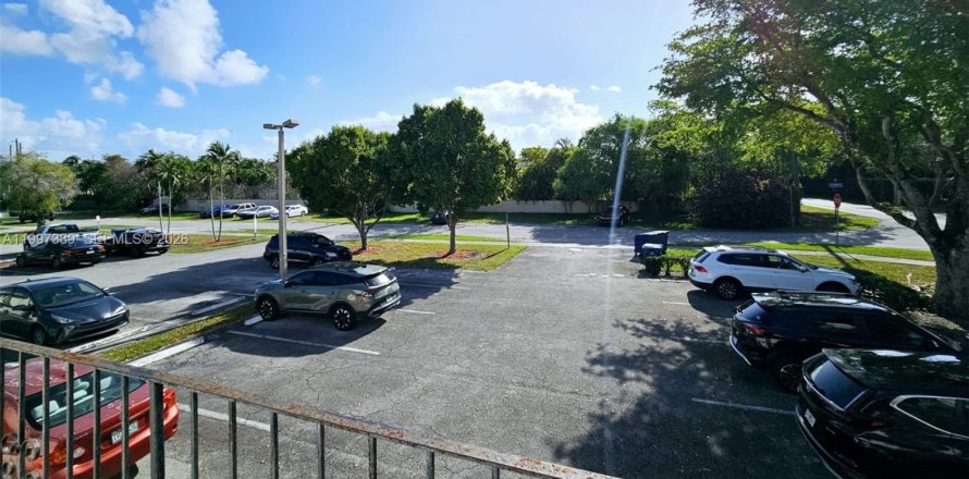 Condo in Palmetto Bay, Florida, 1 bedroom  № 2059285