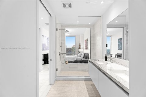 Copropriété à vendre à Miami, Floride: 2 chambres, 105.35 m2 № 1957757 - photo 12