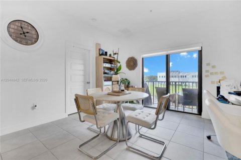 Copropriété à vendre à Doral, Floride: 2 chambres, 105.44 m2 № 2272444 - photo 20