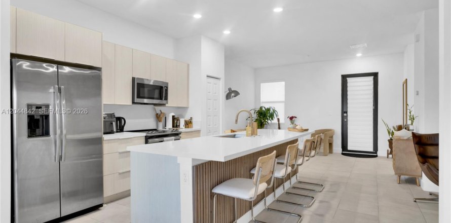 Condo à Doral, Floride, 2 chambres  № 2272444