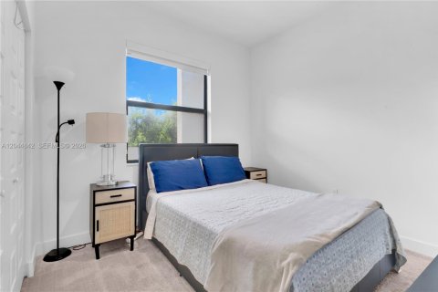 Copropriété à vendre à Doral, Floride: 2 chambres, 105.44 m2 № 2272444 - photo 8