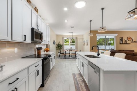 House in Palm Coast, Florida 4 bedrooms, 214.23 sq.m. № 1902109 - photo 7