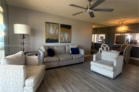 Купить кондоминиум в Санрайз, Флорида 2 спальни, 95.22м2, № 2030840 - фото 5