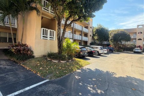 Купить кондоминиум в Санрайз, Флорида 2 спальни, 95.22м2, № 2030840 - фото 3