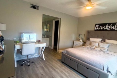 Купить кондоминиум в Санрайз, Флорида 2 спальни, 95.22м2, № 2030840 - фото 12