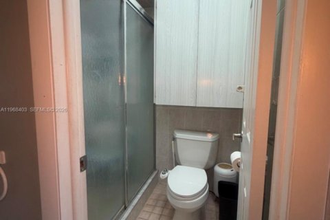 Купить кондоминиум в Санрайз, Флорида 2 спальни, 95.22м2, № 2030840 - фото 15